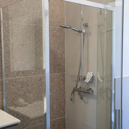 Vikos Guest house Bologna